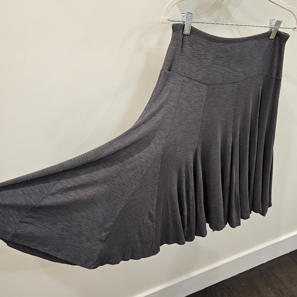 Coldwater Creek Gray Flowy Knit Flare Skirt Pull On Size PS 6-8 - Picture 4 of 8